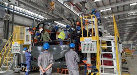 中國式現代化客車范本 蘇州金龍阿曼工廠世界杯用車正式交付